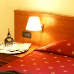 Hotel Versailles