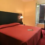 Hotel Versailles